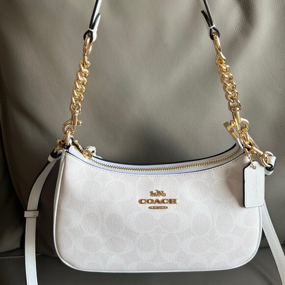 Coach Teri Shoulder Bag In Signature Canvas NWT - Picture 1 of 9